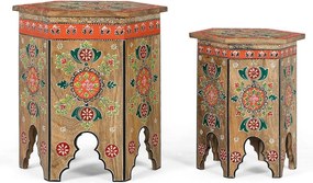 Zespół dwóch rzeźbionych taboretów i malowideł na głównym