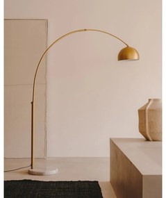 Lampa stojąca w kolorze złota z metalowym kloszem (wys. 185 cm) Madali – Kave Home