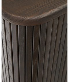 Ciemnobrązowa niska komoda w dekorze jesionu z drzwiami przesuwnymi 180x75 cm Mailen – Kave Home