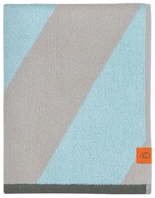 Miętowy ręcznik kąpielowy frotte z bawełny organicznej 70x133 cm Diagonal – Mette Ditmer Denmark