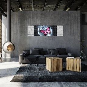 Obraz - Różowy motyl w ścianie (170x50 cm)