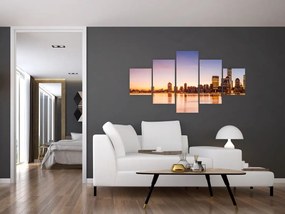 Obraz miasta o zachodzie słońca (125x70 cm)