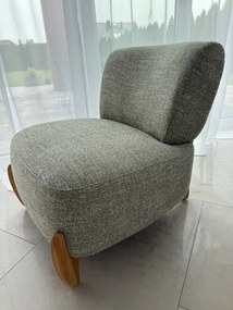 ASTER kompaktowy fotel w stonowanej zieleni na drewnianych nogach