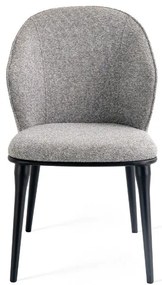 Stylowe krzesło Siena tapicerowane miękką tkaniną w odcieniu szarości. Miękkie siedzisko, zaokrąglone oparcie i metalowe nogi łączą nowoczesny wygląd z wyjątkowym komfortem.