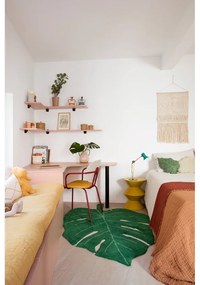 Ciemnozielony bawełniany dywan dziecięcy tkany ręcznie odpowiedni do prania 120x180 cm Monstera Leaf – Lorena Canals