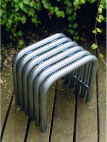 Metalowe krzesło ogrodowe w kolorze srebra Nokk – noo.ma