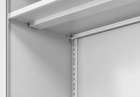 Solidna metalowa szafa magazynowa zamykana na klucz