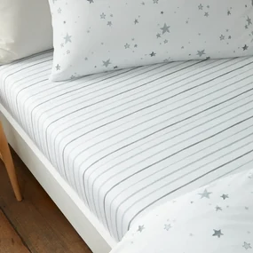 Białe bawełniane prześcieradło dziecięce z gumką jednoosobowe 90x190 cm Stars – Bianca