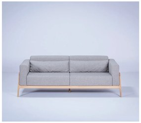 Szara sofa z konstrukcją z litego drewna dębowego Gazzda Fawn, 210 cm