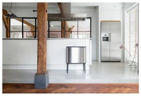 Stalowy kosz na śmieci otwierany na dotyk w kolorze matowego srebra 36 l Bo Touch Bin – Brabantia