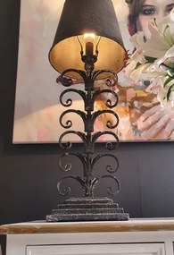 Lampa stołowa