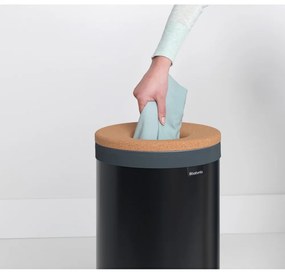 Metalowy kosz na pranie w kolorze matowej czerni 35 l – Brabantia