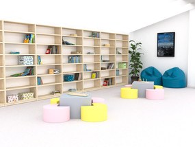 Wysoki regał na książki do szkolnej biblioteki i sali lekcyjnej