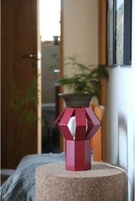 Czerwona metalowa lampa stołowa z metalowym kloszem (wysokość 27 cm) Octa – Markslöjd