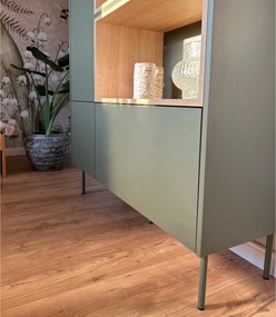 Komoda wysoka Desin 120 cm dwudrzwiowa z szufladą i wnękami - oliwka / dąb nagano