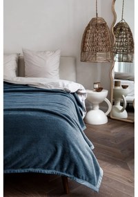 Ciemnoniebieska narzuta na łóżko dwuosobowe z mikropluszu 220x240 cm Lamis – Tiseco Home Studio