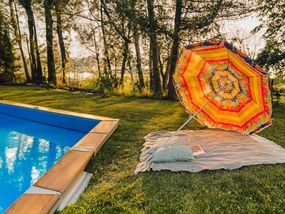 Czerwono-żółty parasol BLISS 180 cm