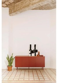 Czerwona niska komoda w dekorze dębu 165x78 cm Arista – Teulat
