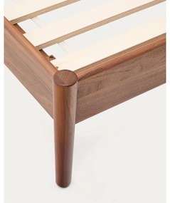 Ciemnobrązowe łóżko dwuosobowe z litego drewna orzechowego ze stelażem 180x200 cm Elan – Kave Home