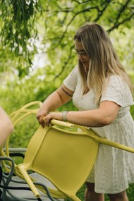 Zestaw 4 jasnoszarych plastikowych krzeseł KATO