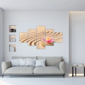 Obraz kamienia z kwiatem na piasku (125x70 cm)