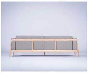 Szara sofa z konstrukcją z litego drewna dębowego Gazzda Fawn Plus, 240 cm