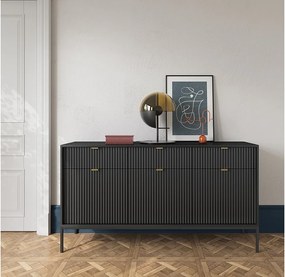 Komoda Elegancka DomoHome NOVA – 154x83x39cm, fasada Geriffelt, złote uchwyty, uniwersalny design, 3 szuflady i 3 drzwi, Czarna rama