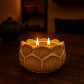 Świeczka w porcelanowym kwiatowym kielichu 12 x 7,8 cm, beżowy