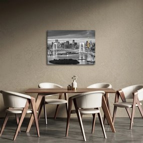 Obraz - Duże miasto z żółtą wieżą (70x50 cm)