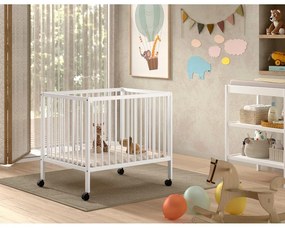 Biały kojec dla dzieci z litego drewna bukowego z regulowaną wysokością/na kółkach 95x75 cm Dino – Vipack