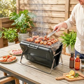 Outsunny Grill na węgiel drzewny ze stali nierdzewnej BBQ Smoker z rusztem, uchwytem, składanymi nogami do grillowania na tarasie, campingu 40x28x25,5 cm czarny | Aosom PL