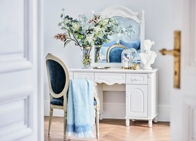 Susanne. Elegancka biała toaletka z ozdobnym lustrem, wymiary 120x45x163 cm. Ma pojemne szafki i szufladki. Kolekcja białych mebli Victoria.