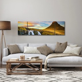 Zdjęcie góry i wodospadów na Islandii (170x50 cm)