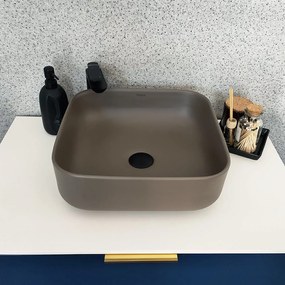 Umywalka ceramiczna nablatowa kwadratowa brązowa bez otworu na baterię 39 x 39 cm ALIZMA z rantem typu Slim