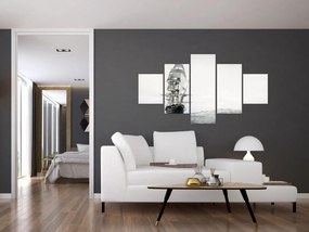 Obraz - Statek płynący po oceanie (125x70 cm)