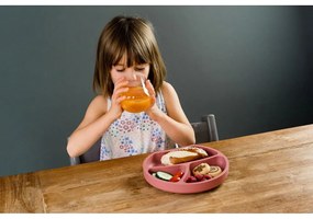 Ceglasty silikonowy talerz dla dzieci 19x20,5 cm Dusky Pink – Kindsgut