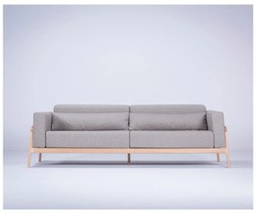 Szara sofa z konstrukcją z litego drewna dębowego Gazzda Fawn Plus, 240 cm