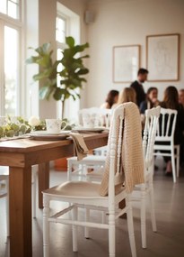 Białe krzesło sztaplowane chiavari C7-B63