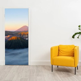 Fototapeta na drzwi - Mount Bromo w Indonezji (95x205cm)