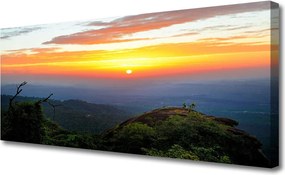 Zdjęcie na płótnie Górski Pejzaż z Gęstym Lasem