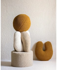 Brązowa poduszka na sofę dziecięcą z materiału bouclé Ball – Wigiwama
