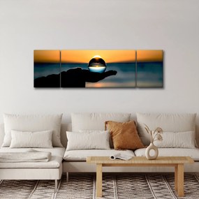 Obraz szklane kule w dłoni (170x50 cm)