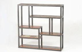 Étagère zawieszone w naturalnym lesie Manguier