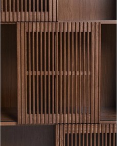 Ciemnobrązowy regał w dekorze orzecha z drzwiami przesuwnymi 84,5x170x42,5 cm Beyla – Kave Home