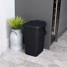 Czarny plastikowy kosz na śmieci 18 l – Addis