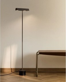 Czarna lampa stojąca (wysokość 121 cm) Lynor – Kave Home