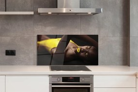 Szklany Panel Kobieta z Żółtymi Ustami