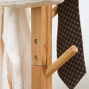 HOMCOM Wieszak stojący 8 Haków Wodoodporność i trwałość Zajmuje mało miejsca Materiał bambusowy 49,5 x 49,5 x 178 cm Naturalny  | Aosom PL