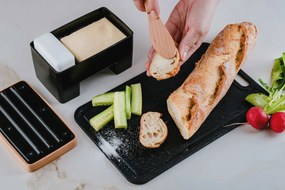 Maselniczka na wodę z drewnianą pokrywą