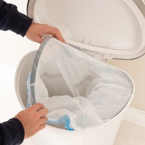 Biały plastikowy kosz na śmieci z pedałem 50 l – Addis